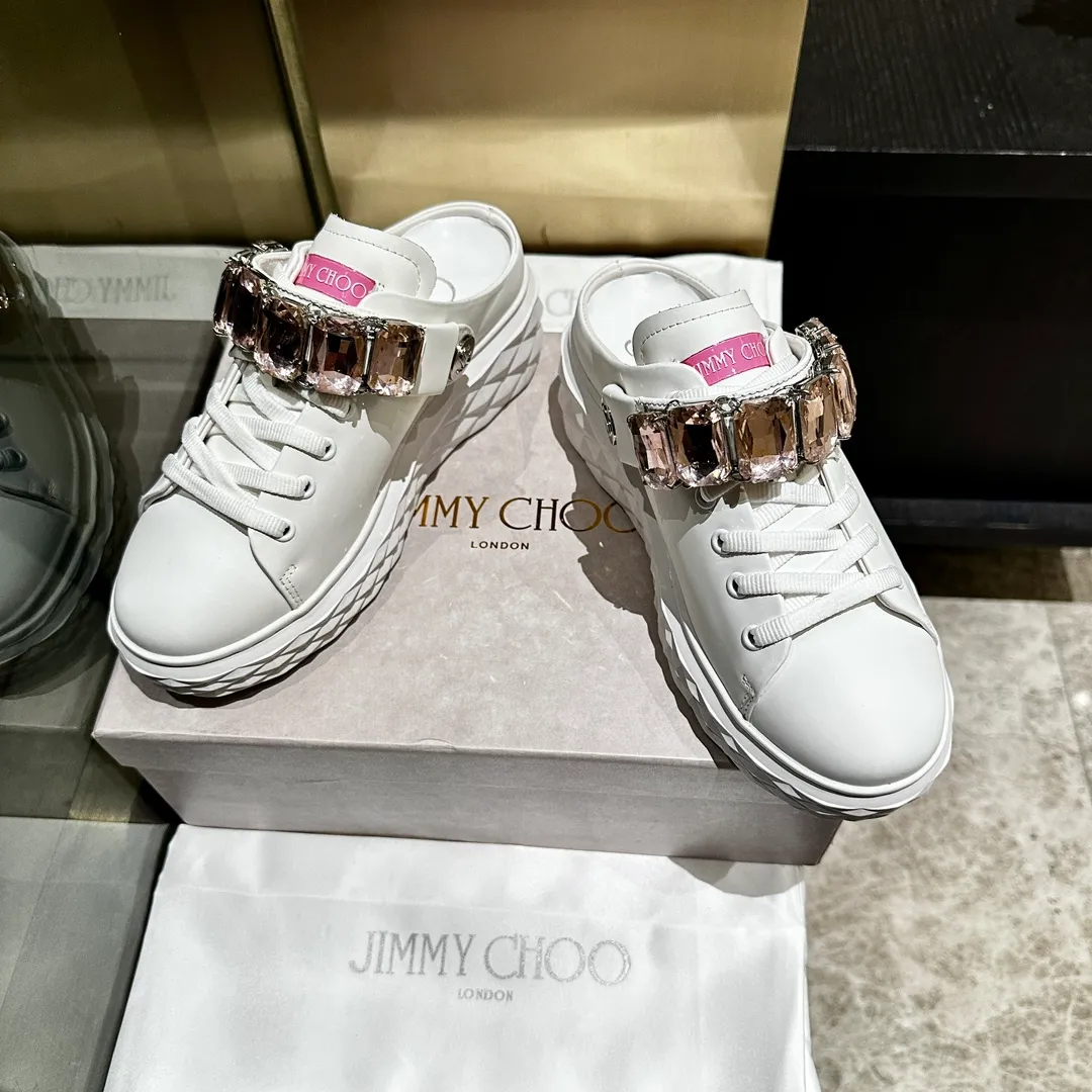 👟👟Ex-factory price 720👟👟 New JIMMY CHOO, exclusive sale, factory price, original large-soled casual white shoes, designed with the latest technology, strong three-dimensional effect👍Multiple technologies are integrated together, subverting fashion, super stylish! The rhinestones look great together. Purely hand-stitched diamonds, one-to-one comparison with the original version. Versatile and trendy, both salty and sweet! 2 ways to wear it! Size: 35-40